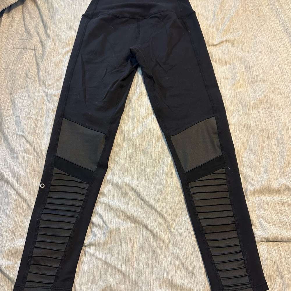 ALO Black Leggings - Picture 2 of 6